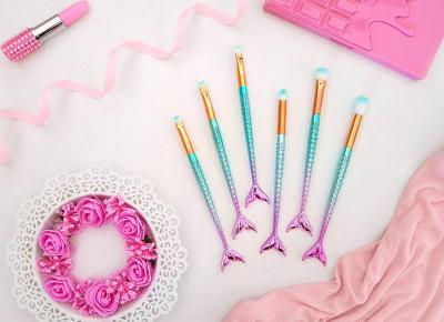 pastelowyblog.pl: Syrenkowe pędzle do makijażu & kolczyki - Zaful