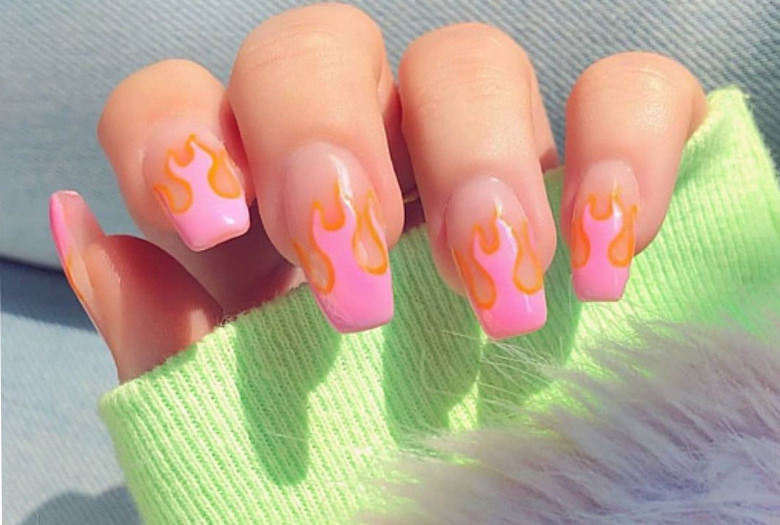 Modny manicure flame nails!