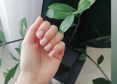 nails