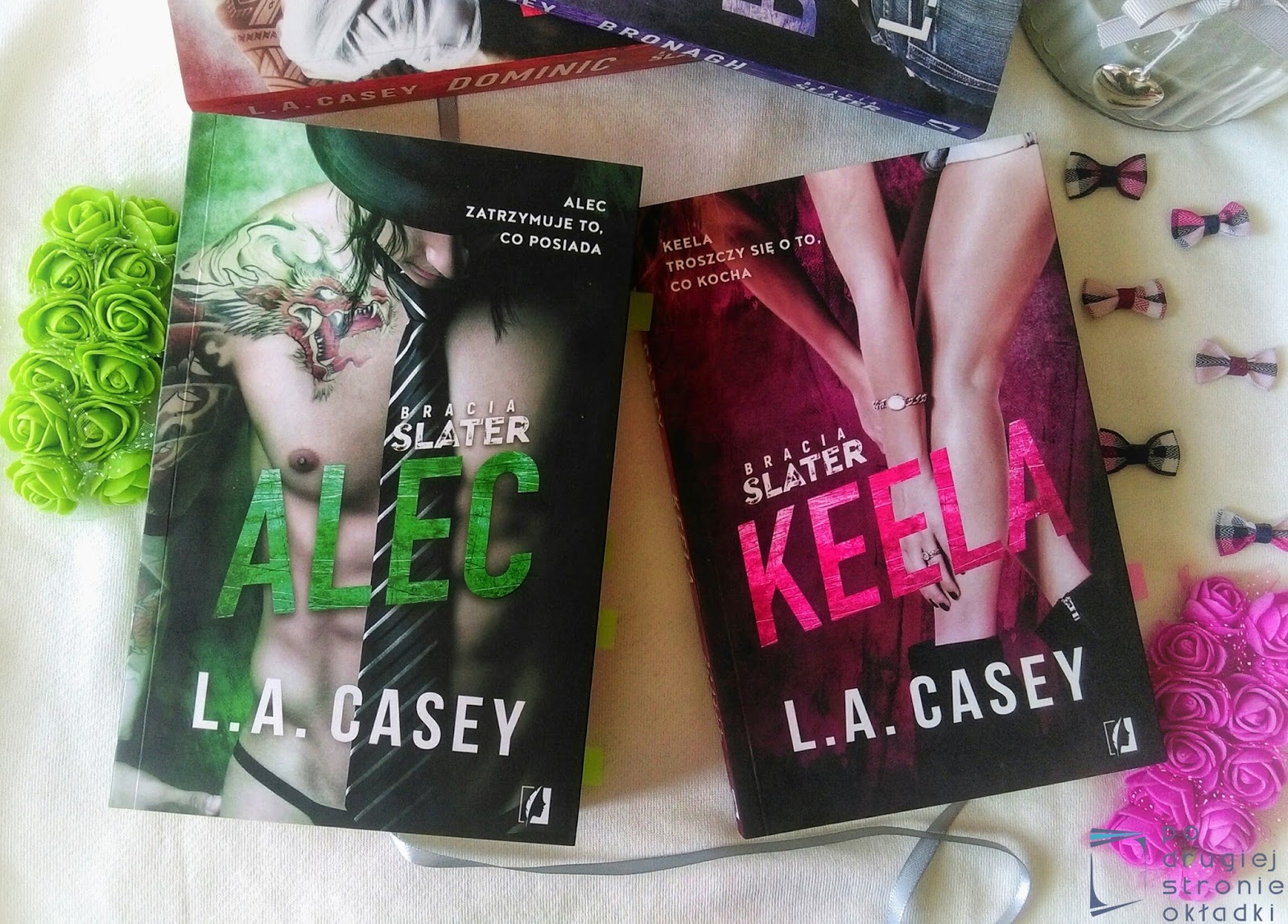 „Nazywam się Slater. Bycie dupkiem mam w genach”| „Alec” & „Kella” – L.A.Casey |  Po drugiej stronie okładki