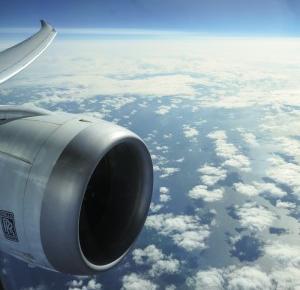 Praca w chmurach – jak zostać stewardessą? – Połącz kropki