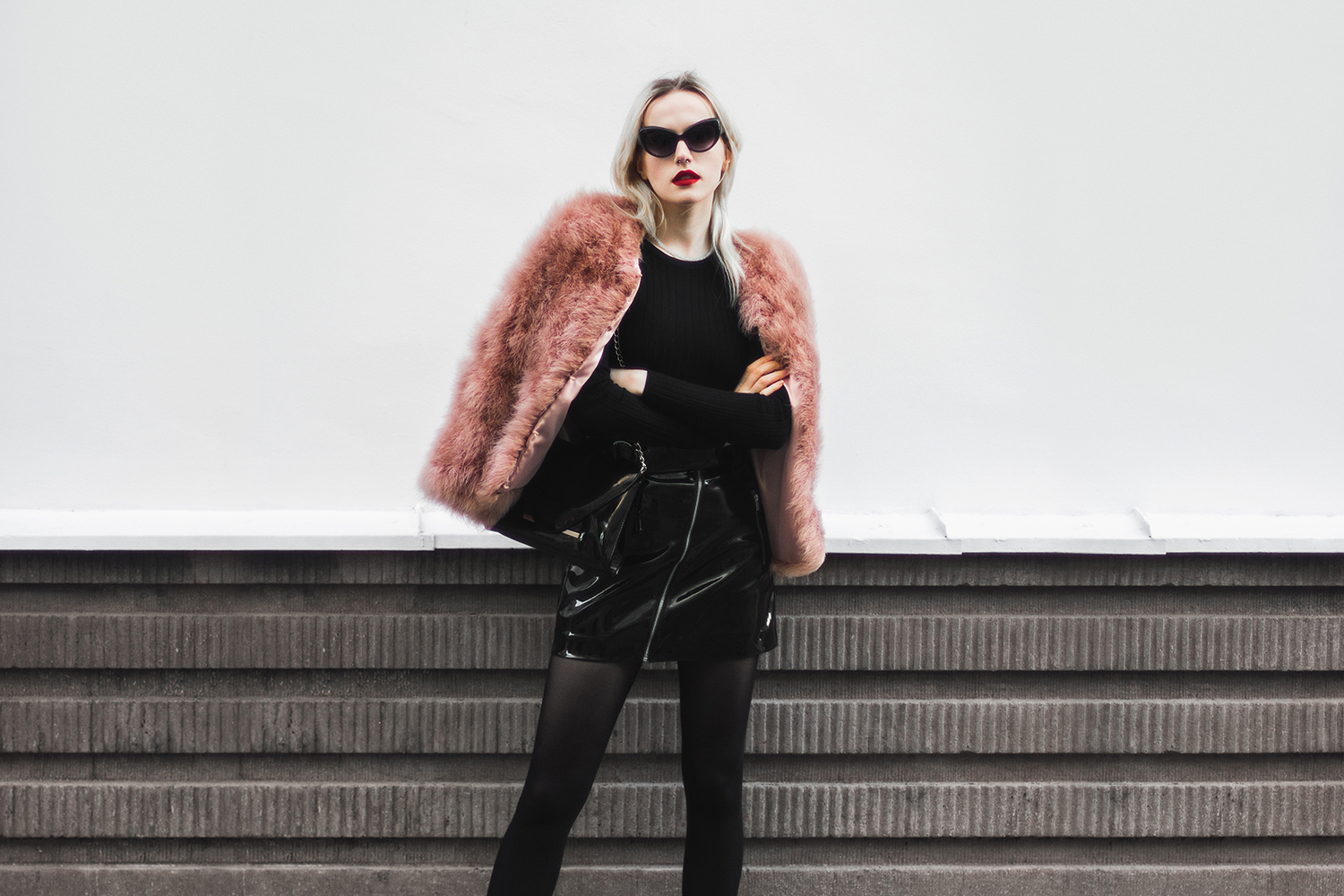 Glossy skirt x faux fur | Hedonisticat
