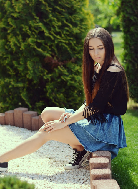 RHEFRESH: JEANSOWA SPÓDNICZKA I CZARNA BLUZKA Z FRĘDZLAMI W STYLU BOHO || JEANS SKIRT AND BLACK BLOUSE