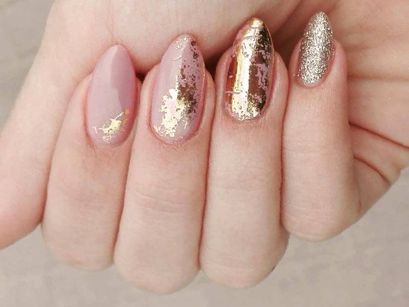 Golden nude - najmodniejszy manicure początku 2019