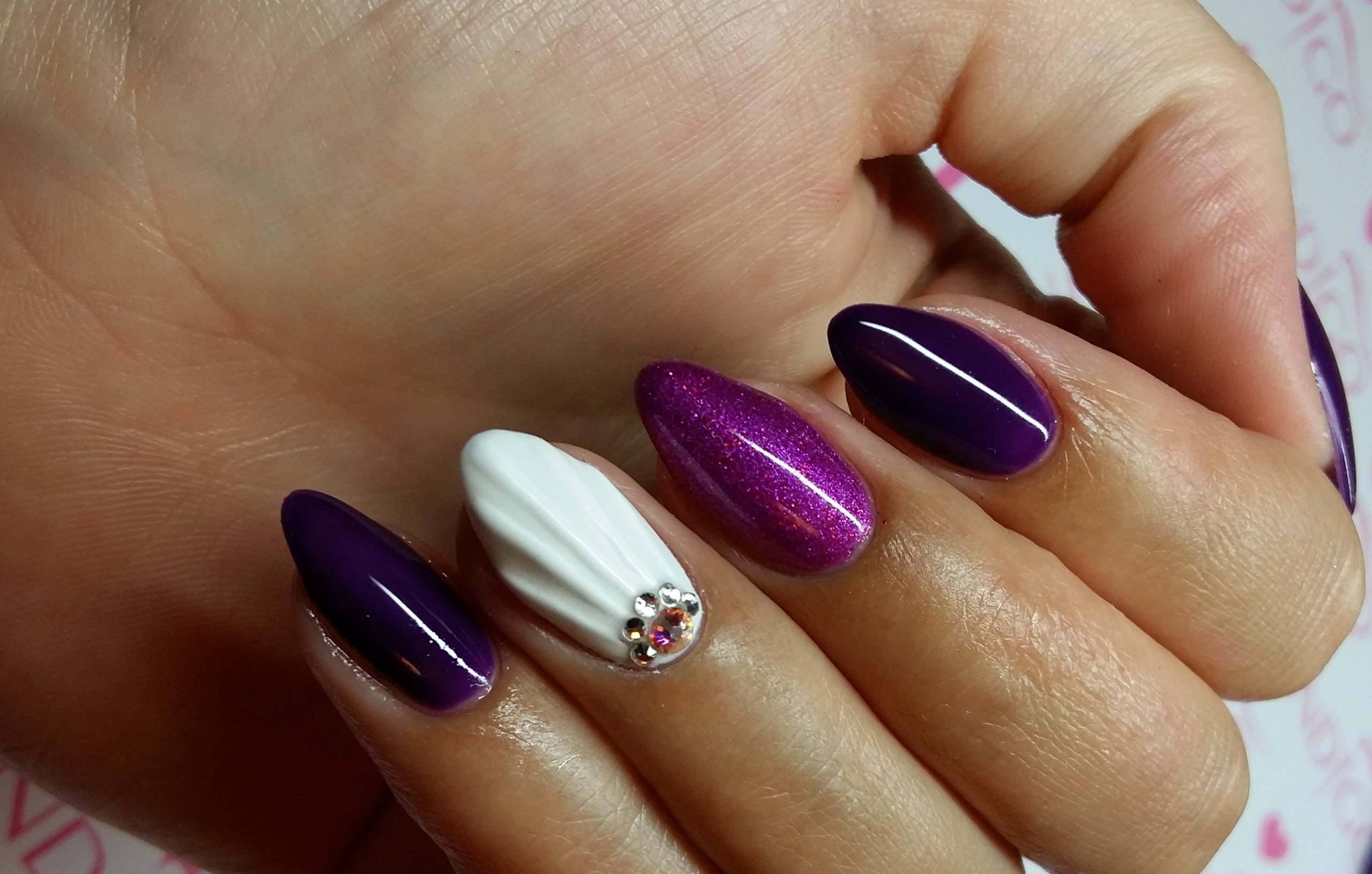 Nowy trend - muszelkowy manicure