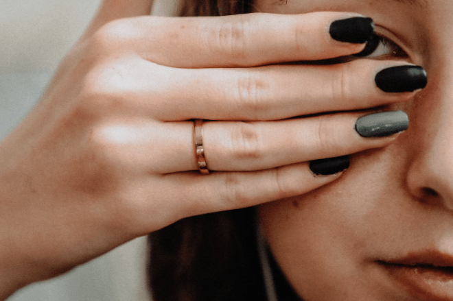 7 sygnałów, że powinnaś przemyśleć długość swoich paznokci.