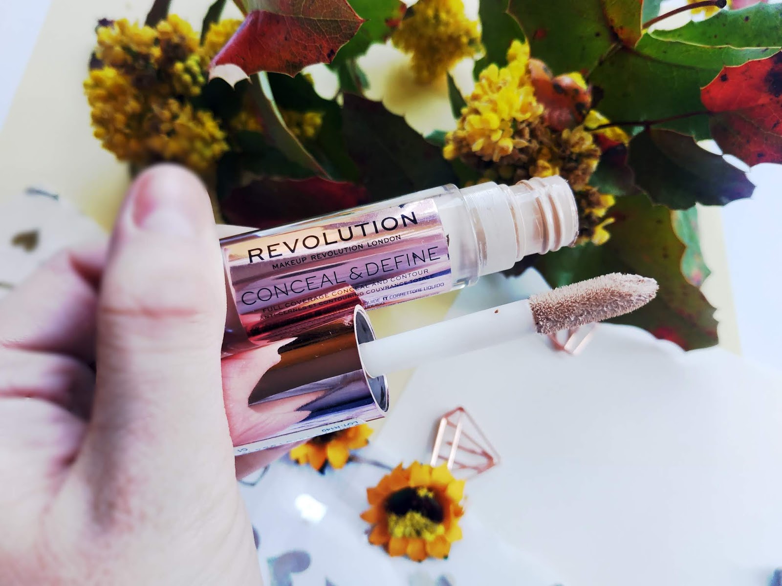 Najlepszy korektor od Makeup Revolution: Conceal and Define Concealer (opinia)