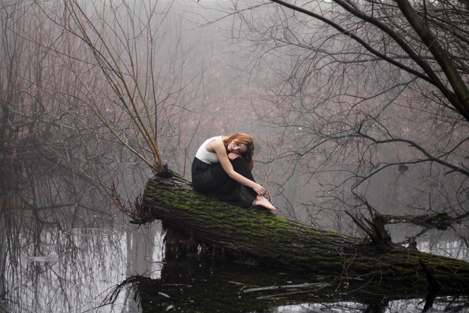        Magdalena Łuniewska Fotografia: Girl in fog