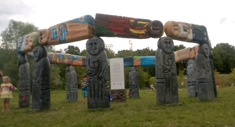 Olsztyński Stonehenge w Parku Centralnym