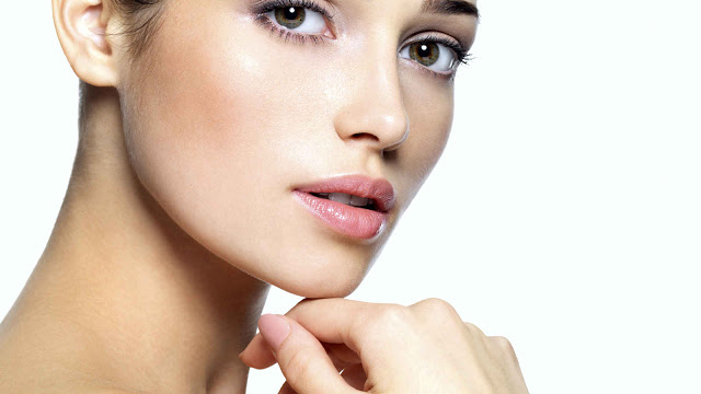 Moda na zdrowie: Jak dbać o skórę twarzy? 10 podstawowych zasad!