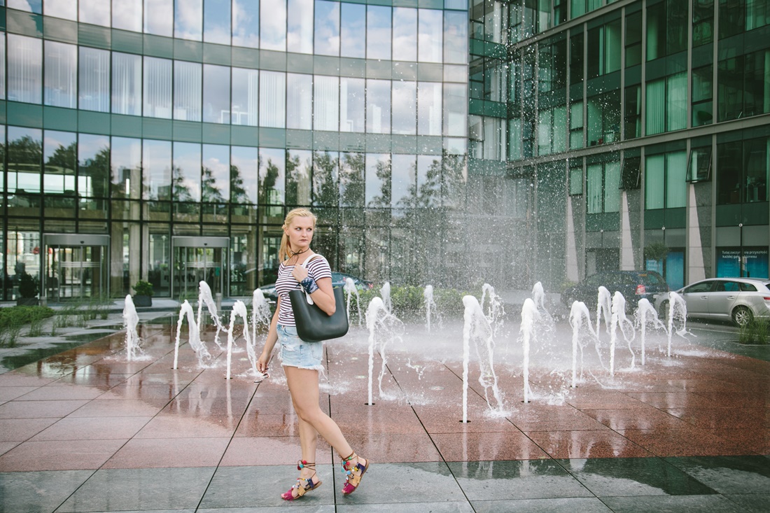 Shorts and pompom sandals - Sylwia Szewczyk