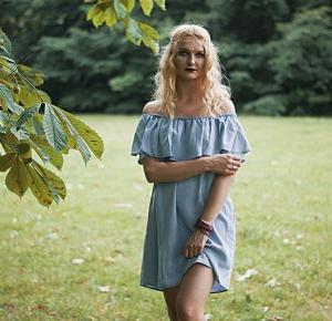 Shoulder dress and pompom sandals - Sylwia Szewczyk