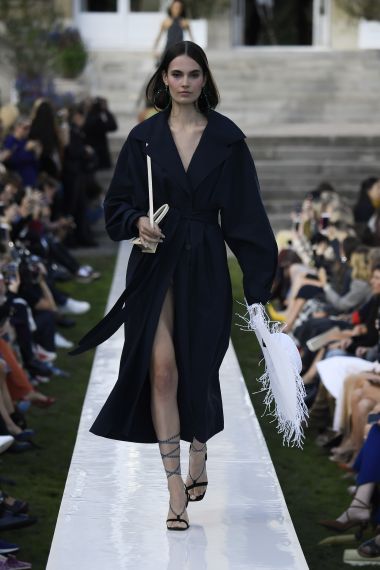Simon Porte Jacquemus – piękny pokaz podczas Paris Fashion Week (dużo zdjęć!) – Pełna Coolturka