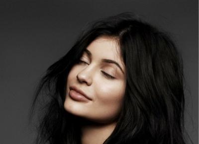 Makijażowe triki Kylie Jenner