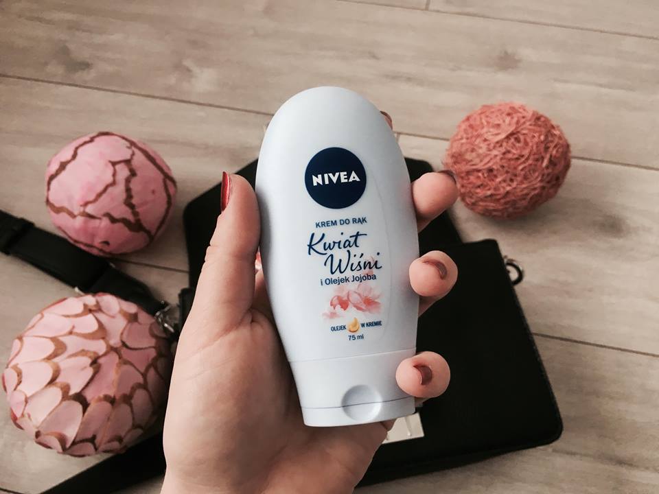 #52 KREM DO RĄK - KWIAT WIŚNI I OLEJEK JOJOBA | NIVEA - tinypurpose