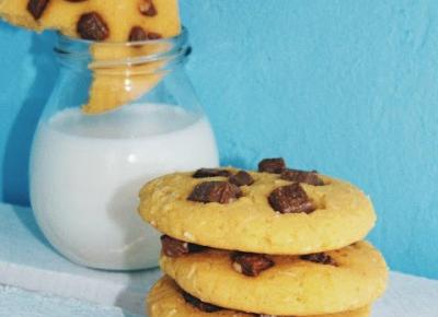 HEALTHY CHOCOLATE CHIP COOKIE