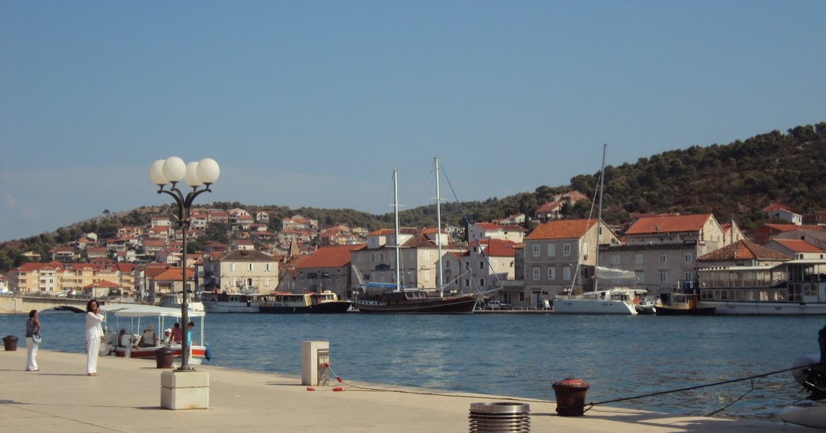 Podróże Dwóch Włóczykijów  ~  Two Gadabouts' Journeys: Port miejski i wybrzeże w mieście Trogir w Chorwacji [The city of Trogir in Croatia - the port and the coast]