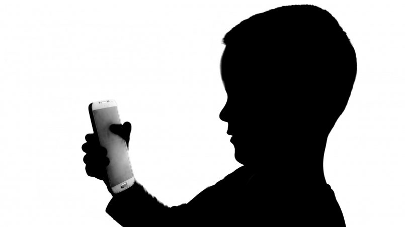 Telefon dla dziecka - co wybrać Oferta na kartę czy abonament?