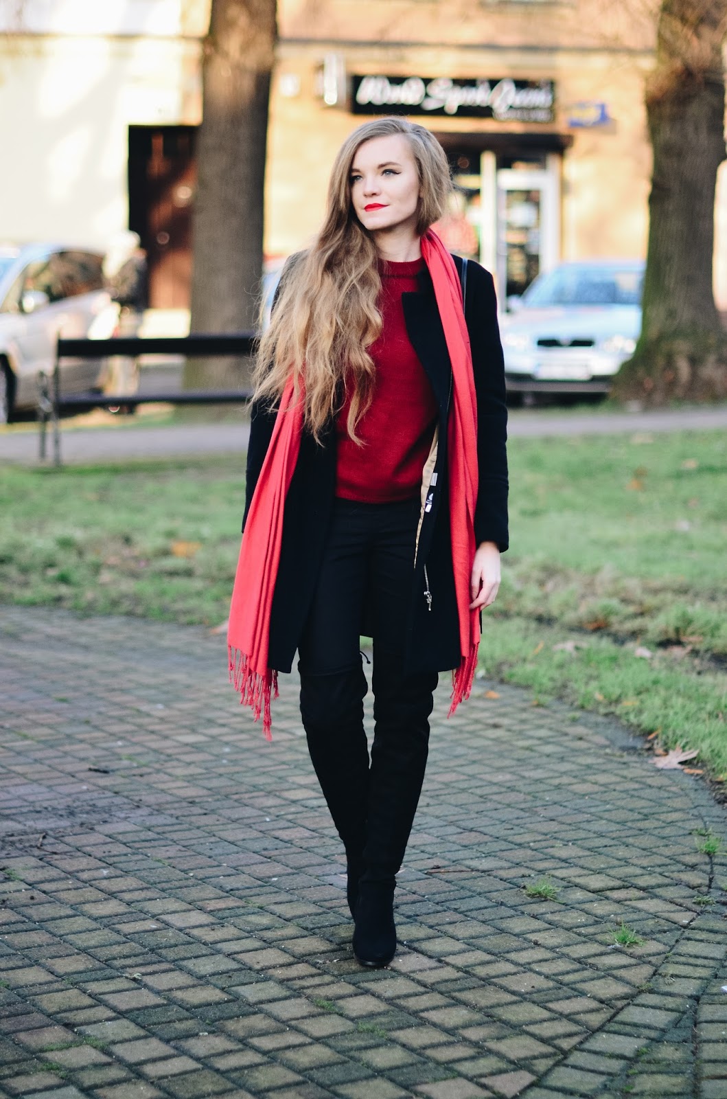 UNCARO: Street Style: Bell sleeves sweater