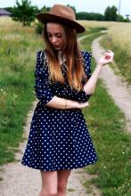 Vivi: Polka-dot dress