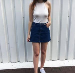 W: denim skirt 