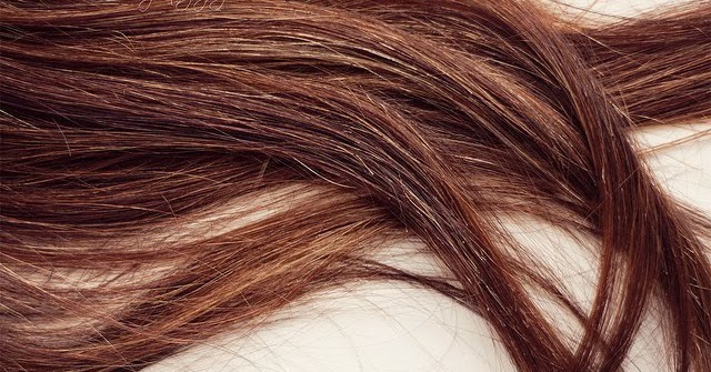Ważkowa : domowe sposoby na  jesienne wypadaniu włosów 