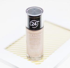 Revlon Colour Stay wersja do cery normalnej i suchej / RECENZJA - wee mini / blog kosmetyczny / blog o urodzie