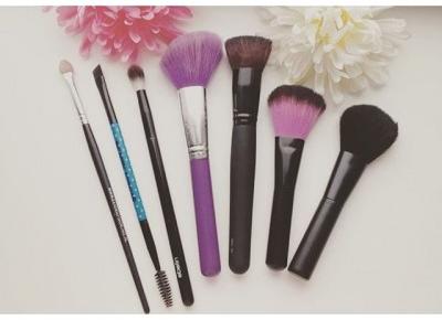 monika 👑 on Instagram: “#pędzle #pedzledomakijazu #brush #brushes #collection #black #purple #makeup #makeupstuff”