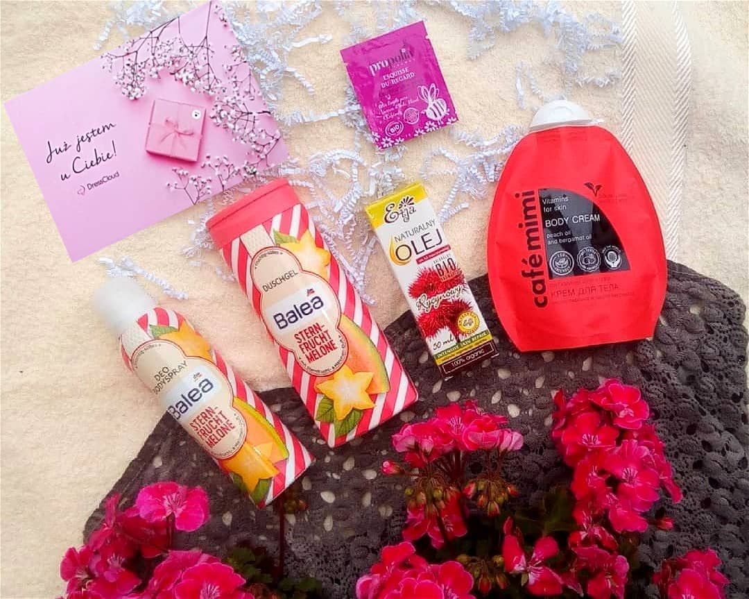 Klaudia on Instagram: “Cudowna, pachnąca przesyłka od @dresscloud.pl , która sprawiła mi mnóstwo radości. To już moja trzecia wygrana. 😍 W pudełku znalazłam ❤ żel…”