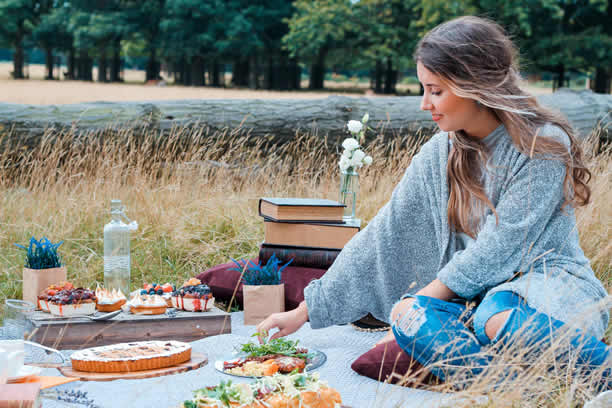 Jesienny piknik – jak zorganizować posiłek na świeżym powietrzu? - Zlota7