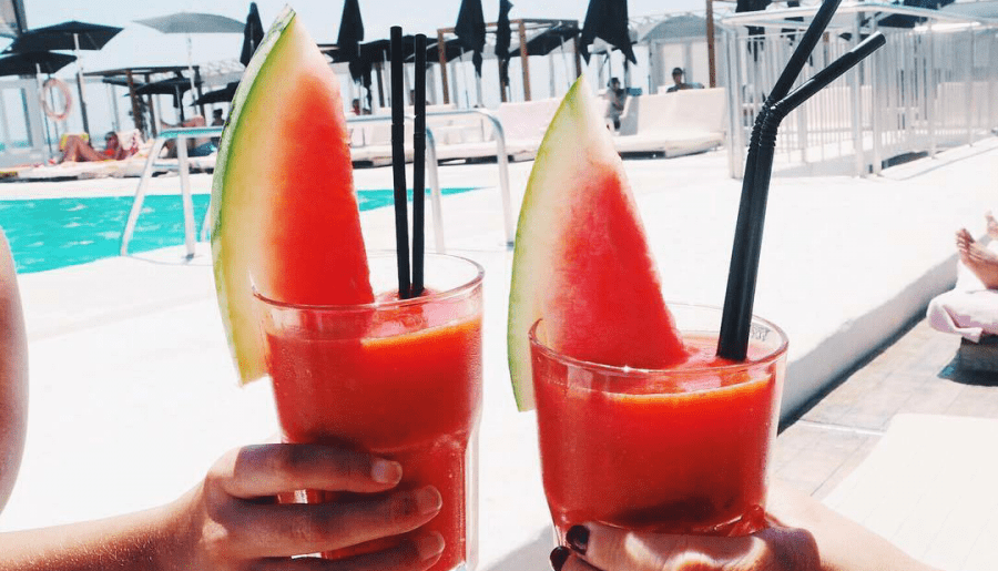 Przepisy na najlepsze napoje na letni dzień