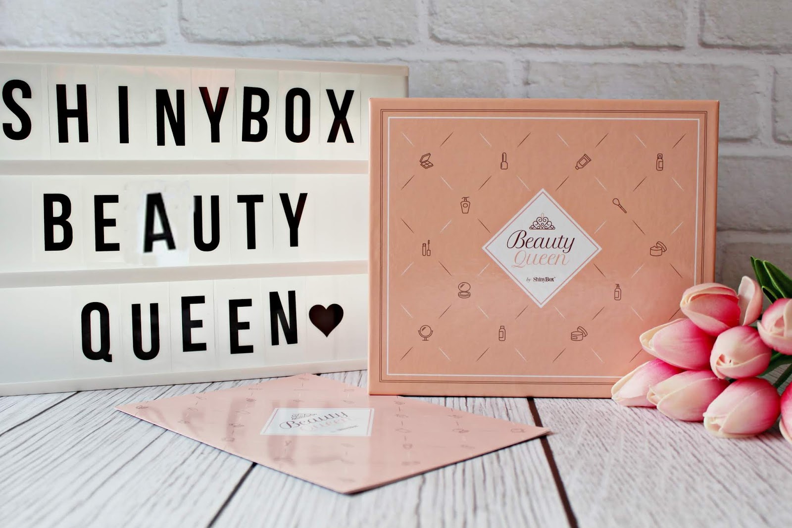 ShinyBox Beauty Queen - openbox marcowego pudełka - 2019 | Zuzka Pisze