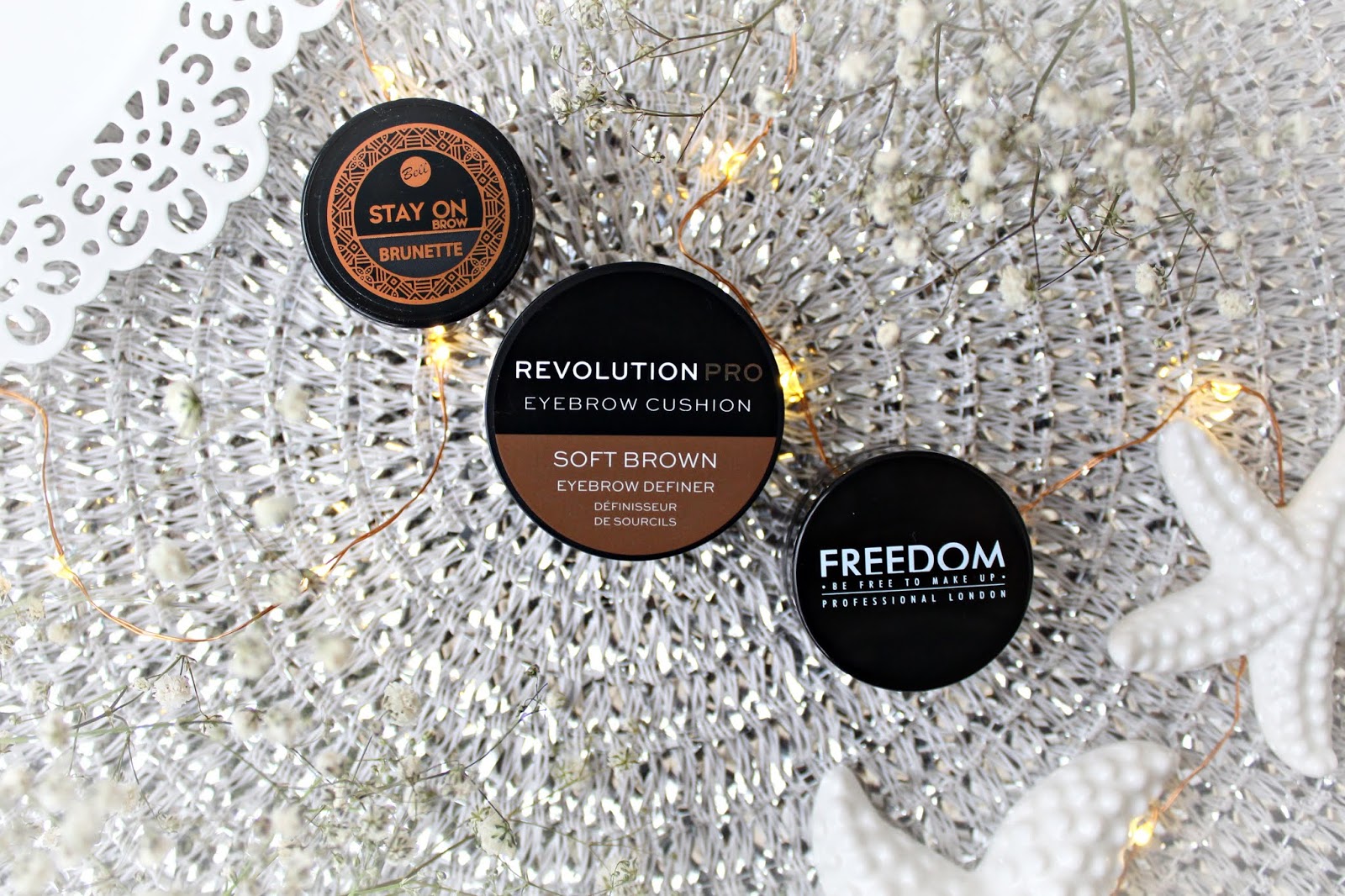 Freedom Pro Brow Pomade, Revolution Pro Eyebrow Cushion oraz Bell Stay On Brow - porÃ³wnanie 3 pomad do brwi  | Zuzka Pisze