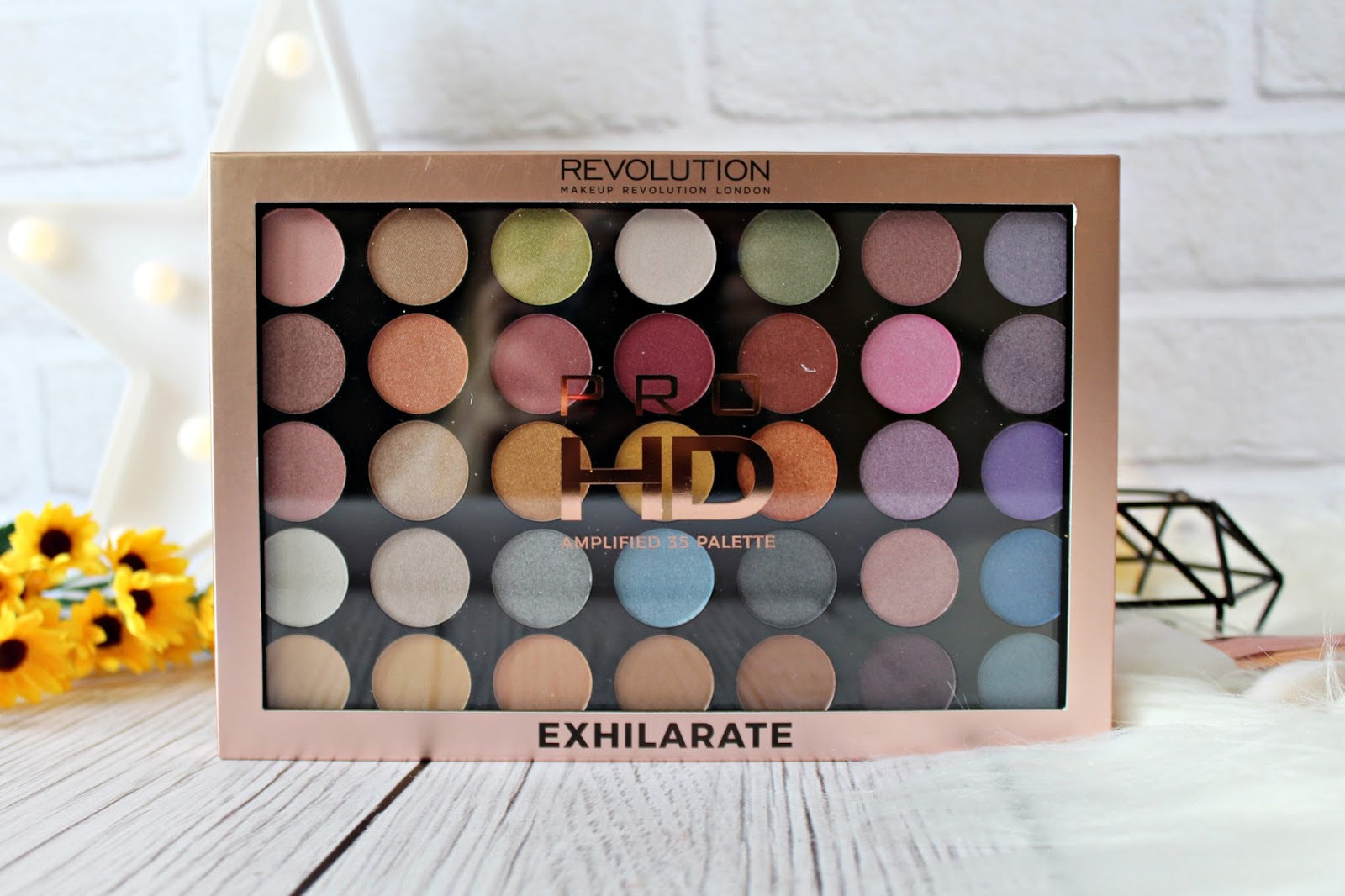 MAKEUP REVOLUTION PRO HD AMPLIFIED paleta 35 cieni do powiek EXHILARATE | Zuzka Pisze